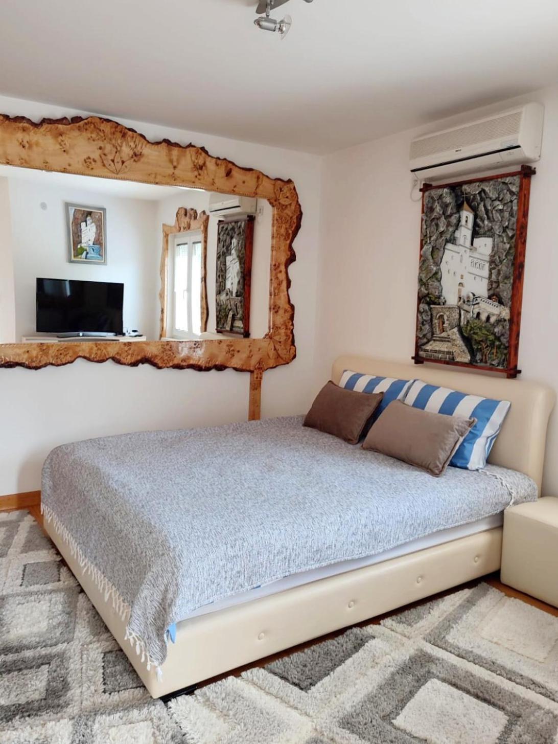 Apartman Lux Sneznik Vrnjačka Banja Buitenkant foto